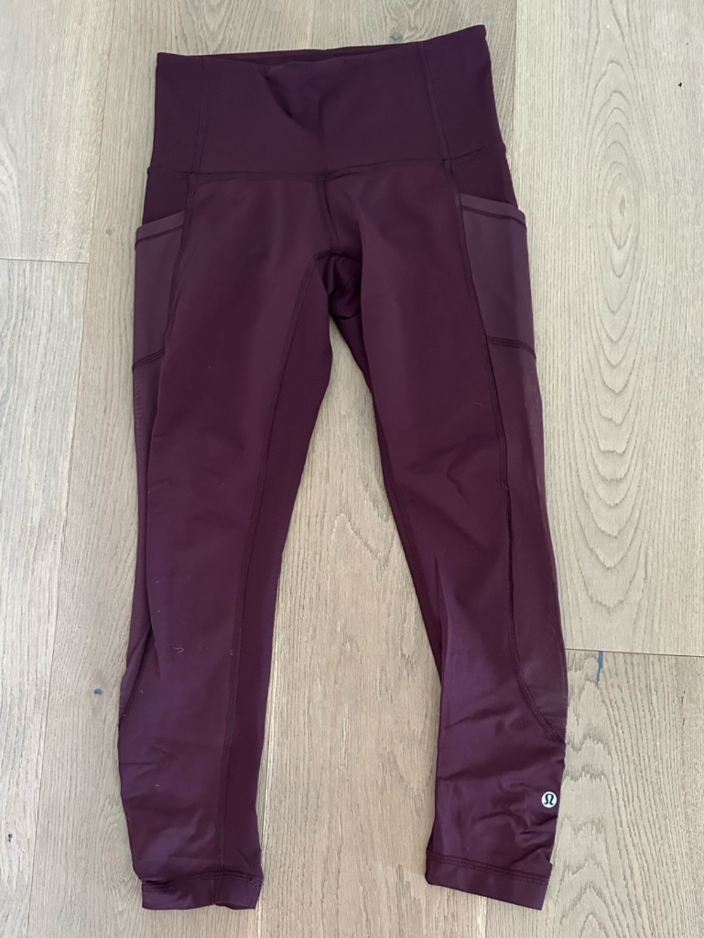 Lululemon Align legging 25 in with mesh panels and side pockets 4 burgundy